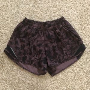NWT Lululemon Hotty Hot 4” Short